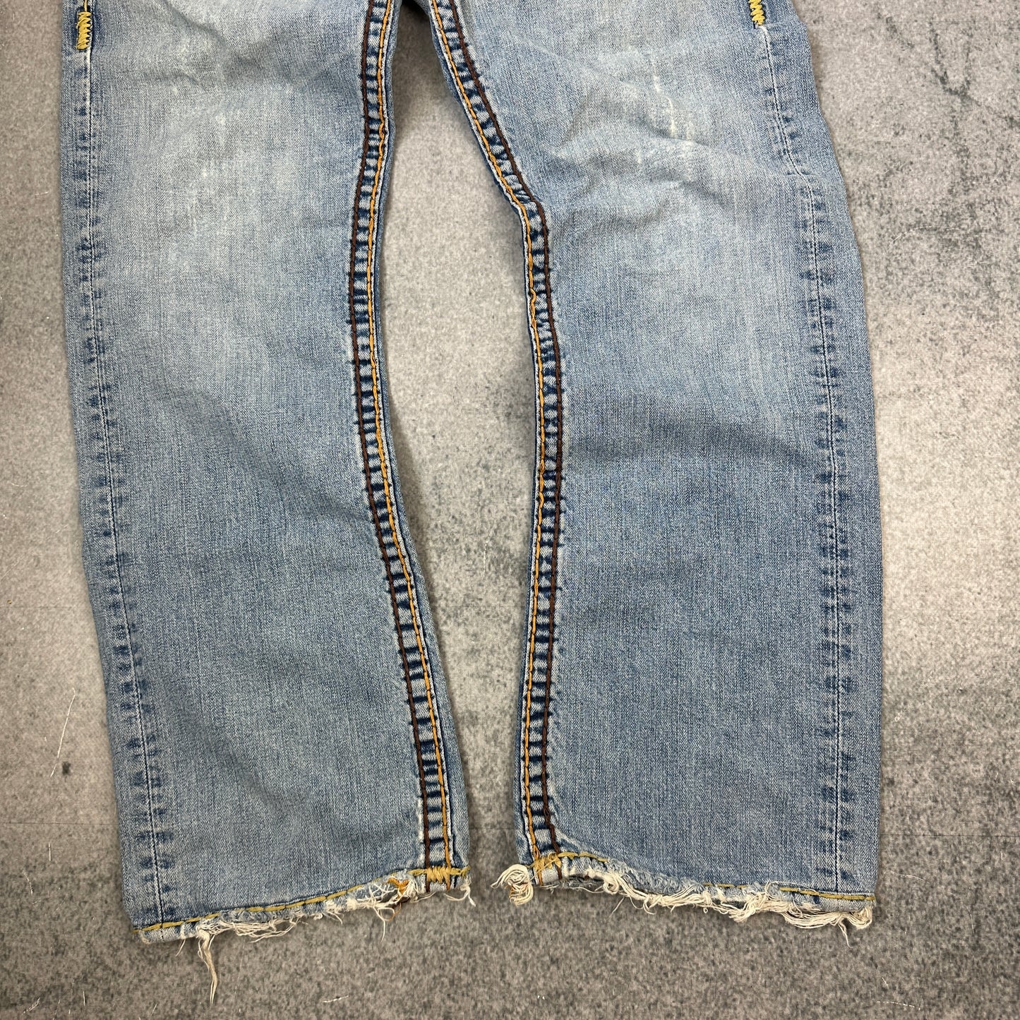 True Religion Bobby Super T 33/33