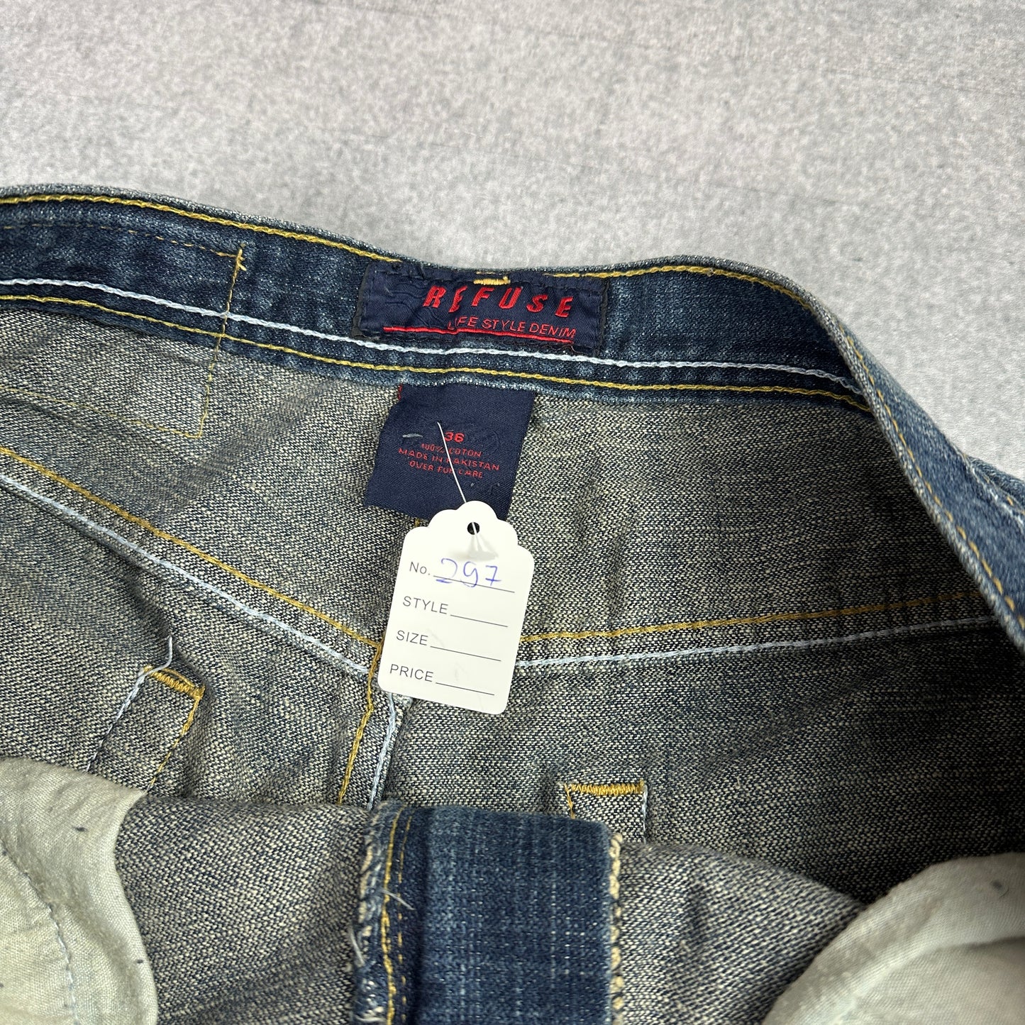 Vintage Refuse Shorts / Jorts (38)
