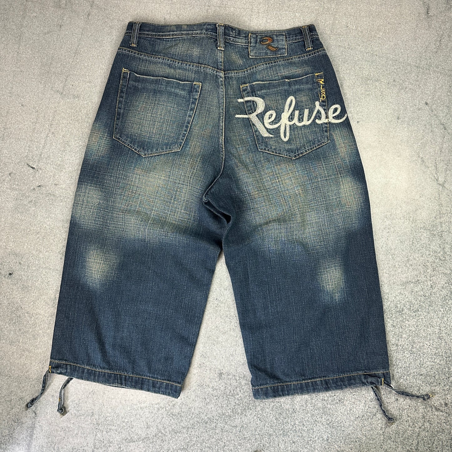 Vintage Refuse Shorts / Jorts (38)
