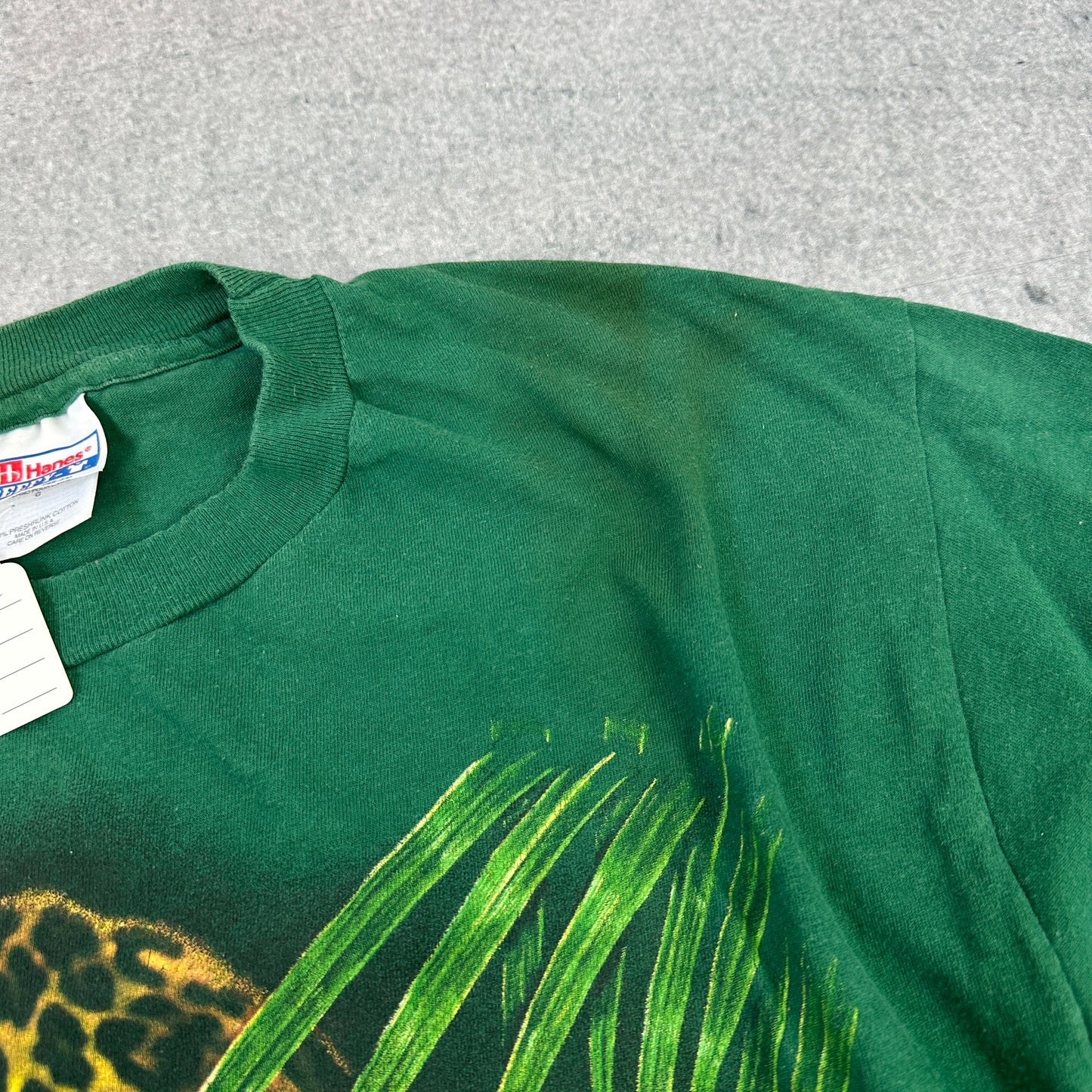 Vintage 90s Hanes Jungle T-Shirt (L)