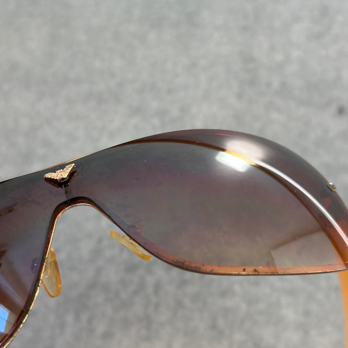 Vintage Emporio Armani Shield Sonnenbrille | Yellow / Brown | Y2K 2000s