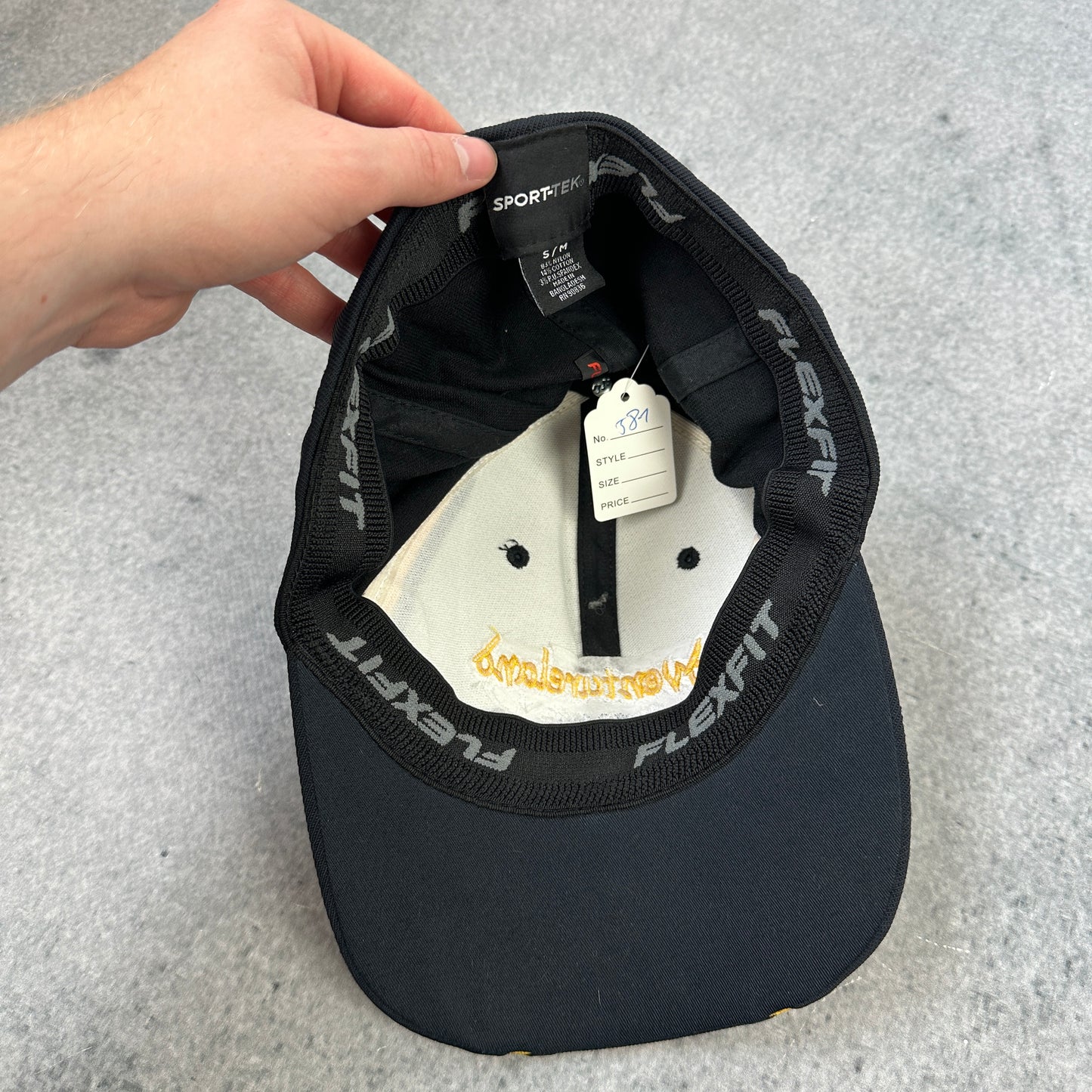 Vintage Adventureland Cap Schwarz/Gelb (S/M)