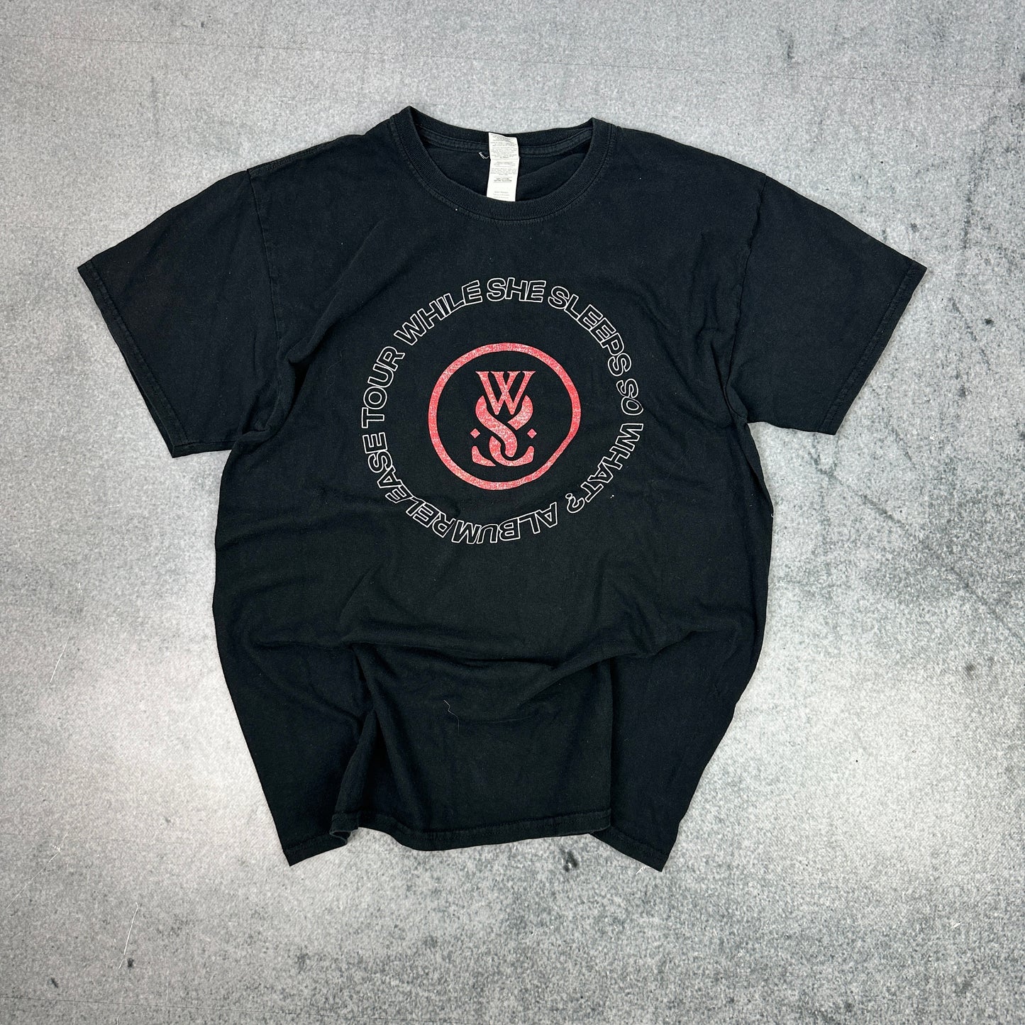 While She Sleeps Bandshirt Schwarz (L)