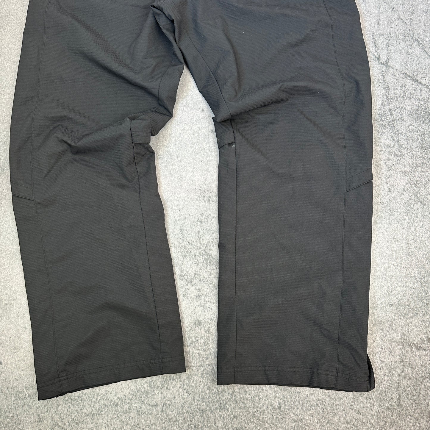 Vintage Adidas Duquesne Dukes Rowing University Trackpants Schwarz (S)