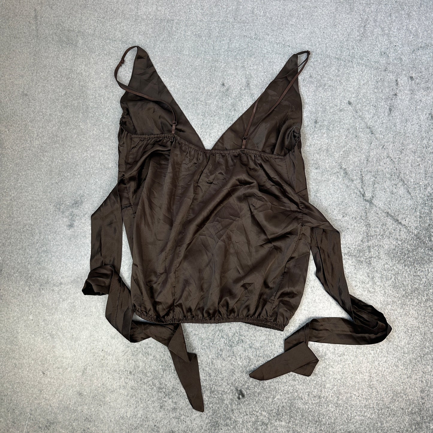 Elegantes Wickel-Top aus Satin in Braun (M)
