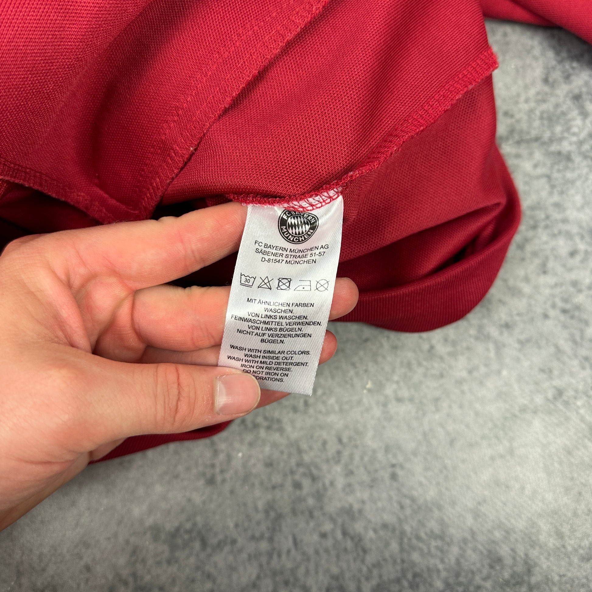 FC Bayern München Members Club Saison 22/23 Trainingsjacke Rot (L)