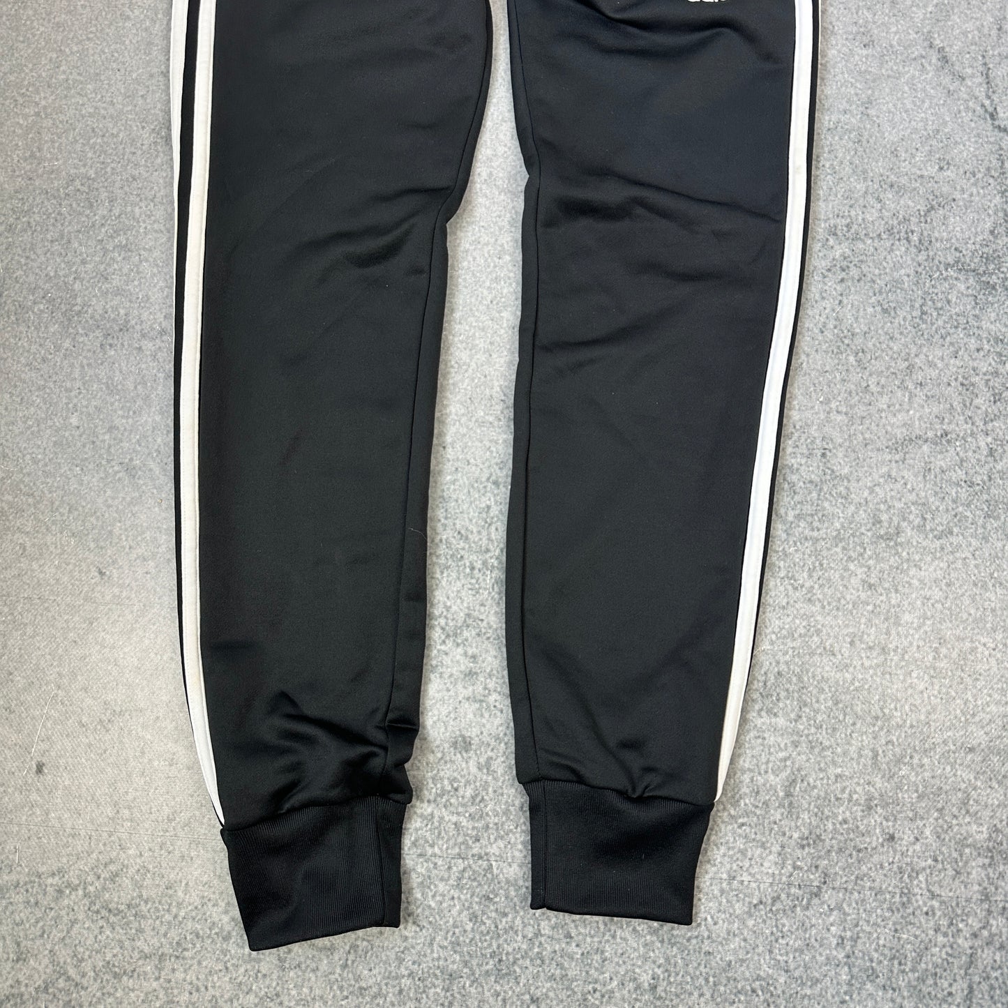 Adidas Shorts Schwarz (S)