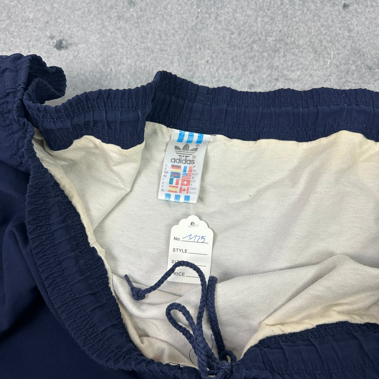 Vintage Adidas 90er Jahre Shorts Marineblau (XL)