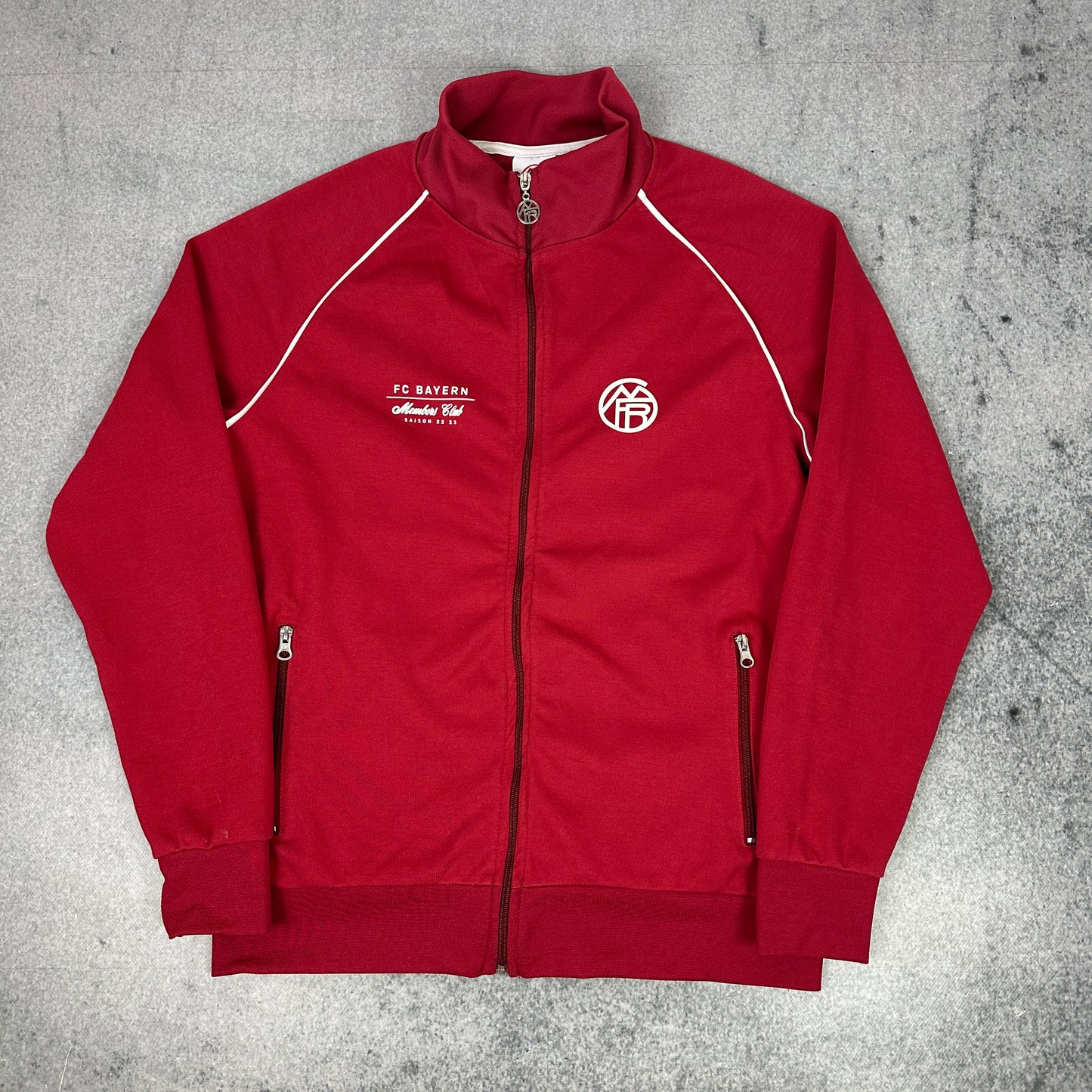 FC Bayern München Members Club Saison 22/23 Trainingsjacke Rot (L)
