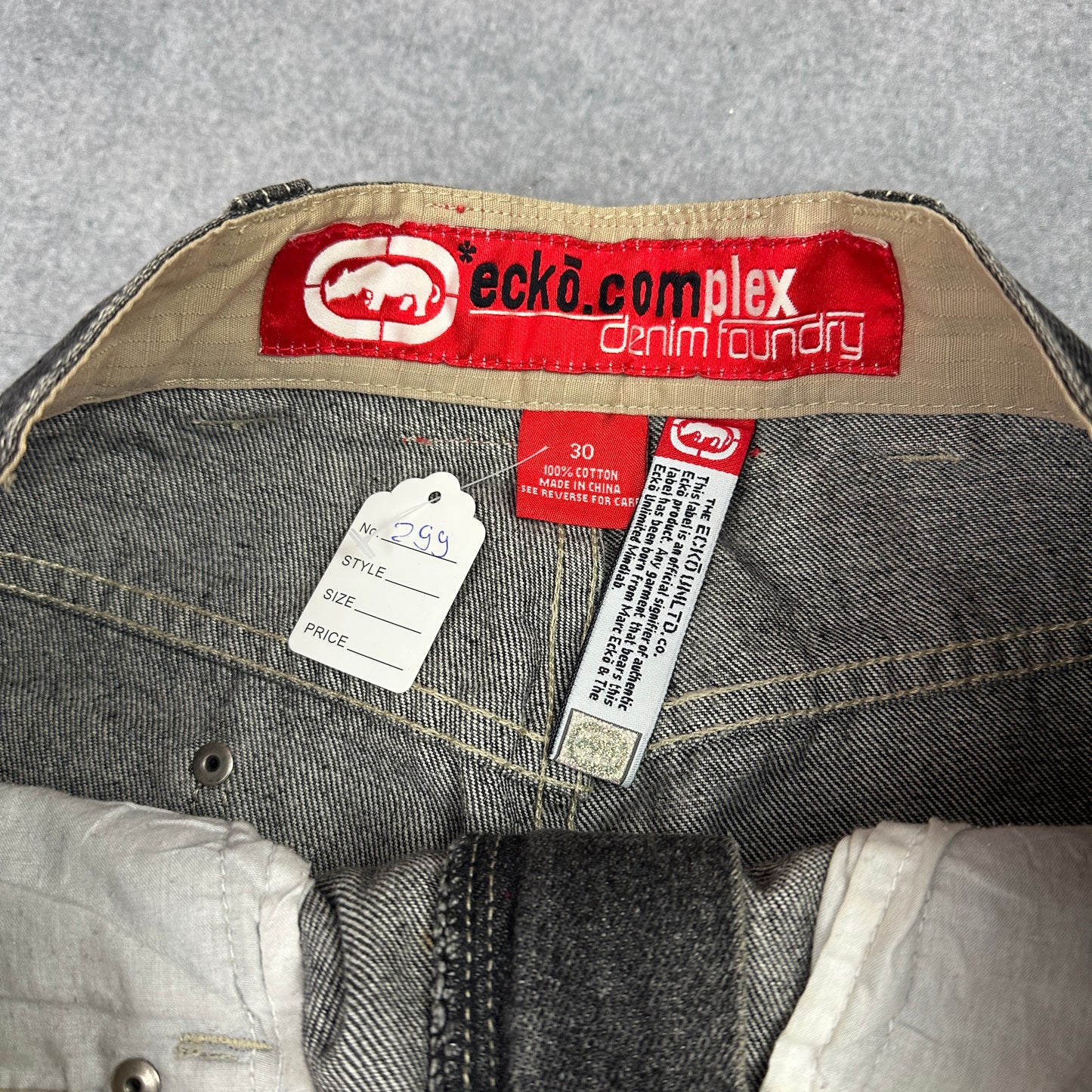 Vintage Ecko UNLTD Shorts / Jorts (30)