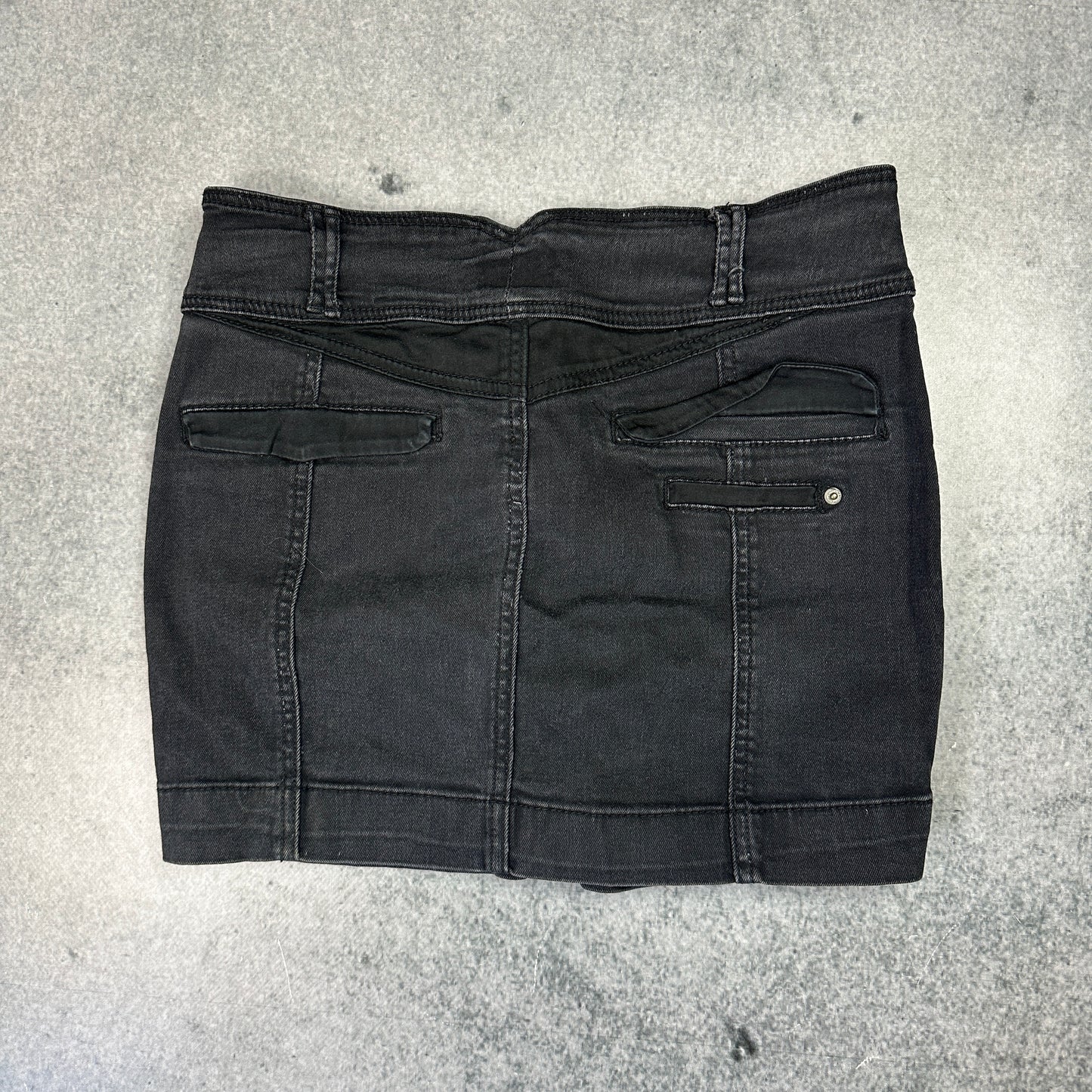 Ann Christine Jeansrock Schwarz (36)
