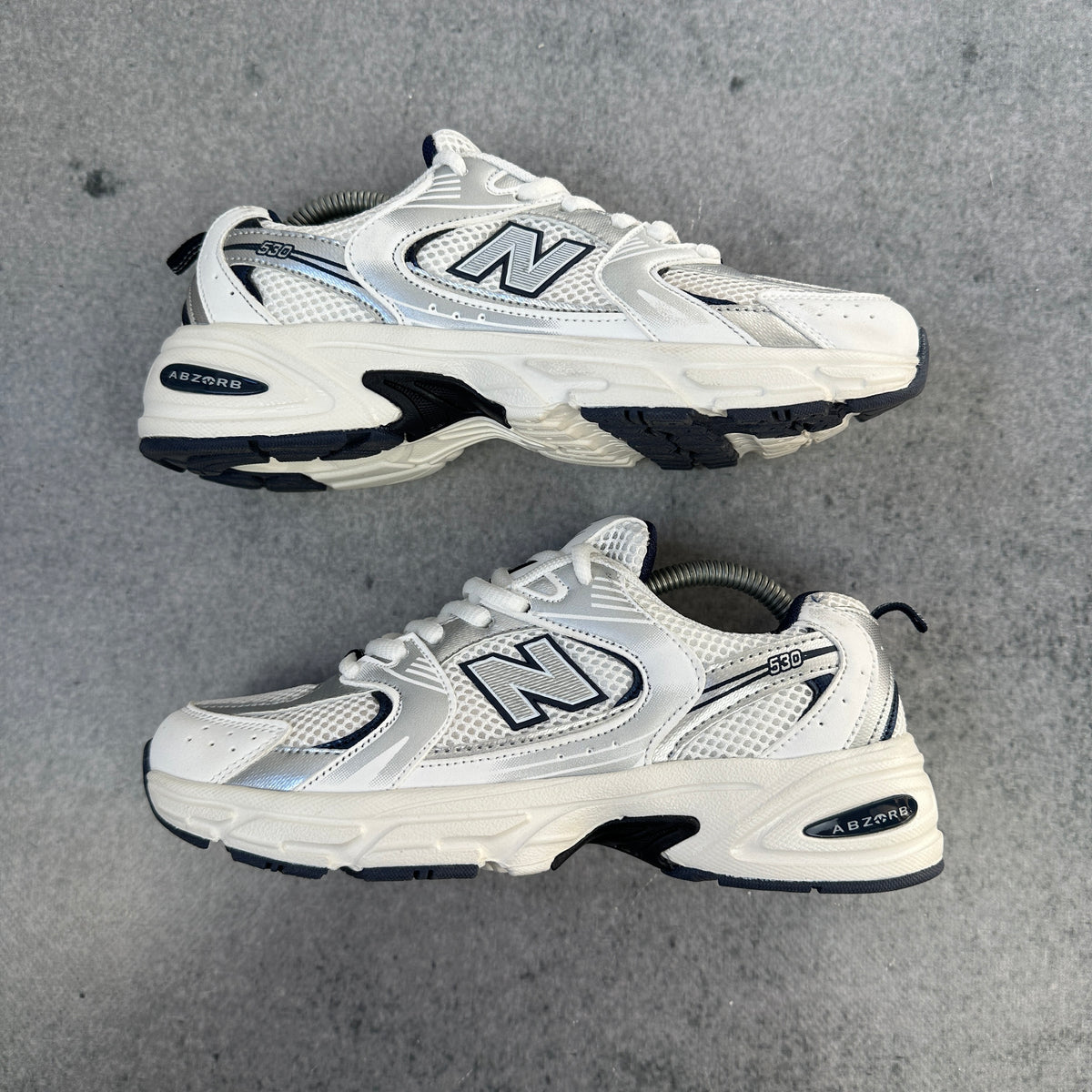 New Balance 530 White / Silver / Navy EU38 Sneaker