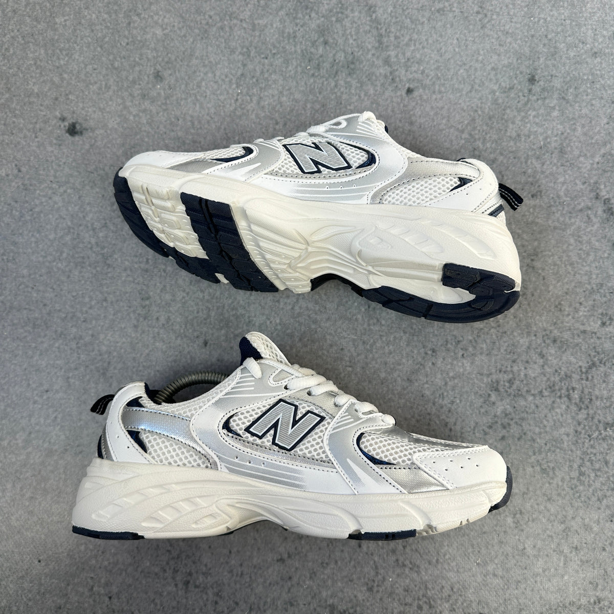 New Balance 530 White / Silver / Navy EU38 Sneaker