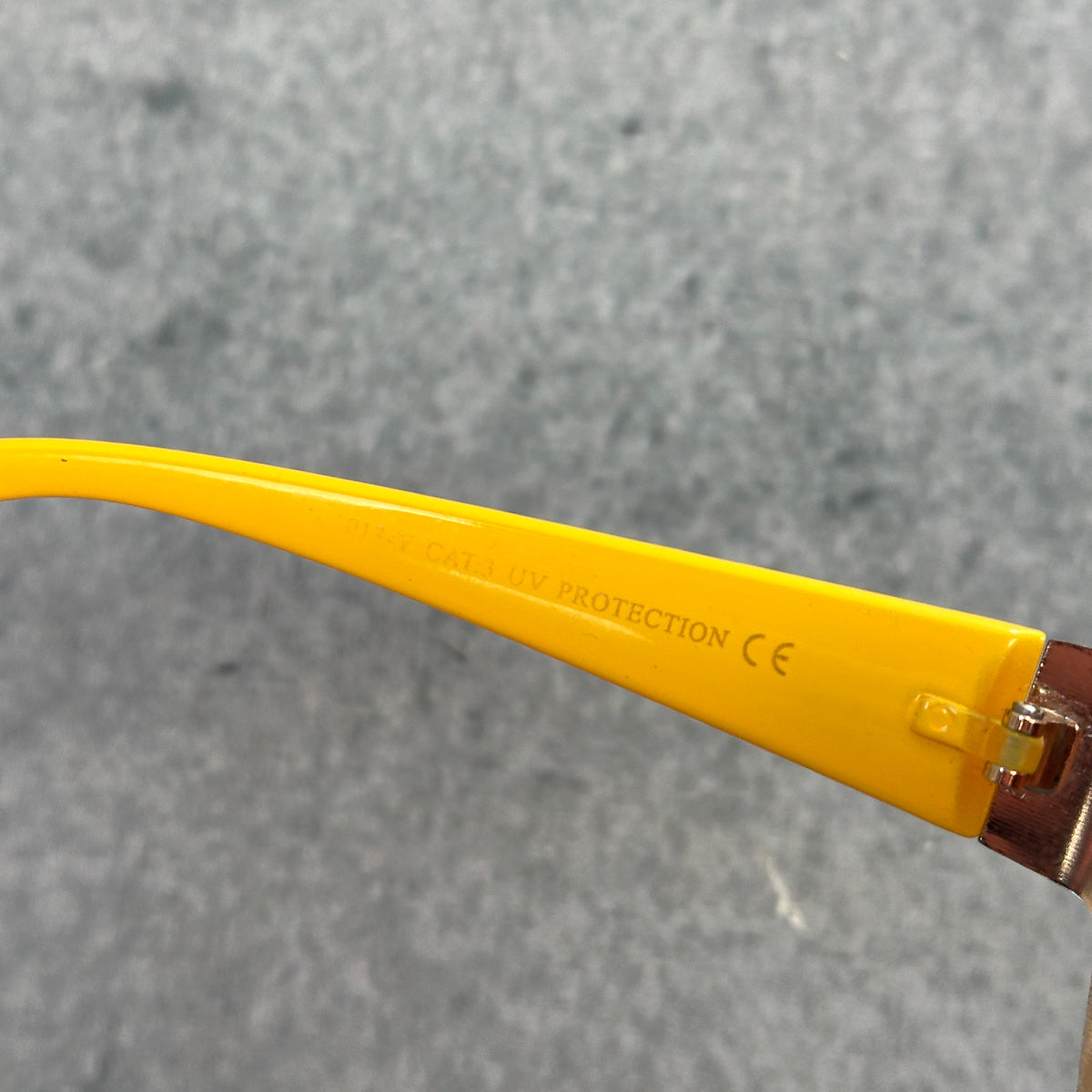 Vintage Emporio Armani Shield Sonnenbrille | Yellow / Brown | Y2K 2000s