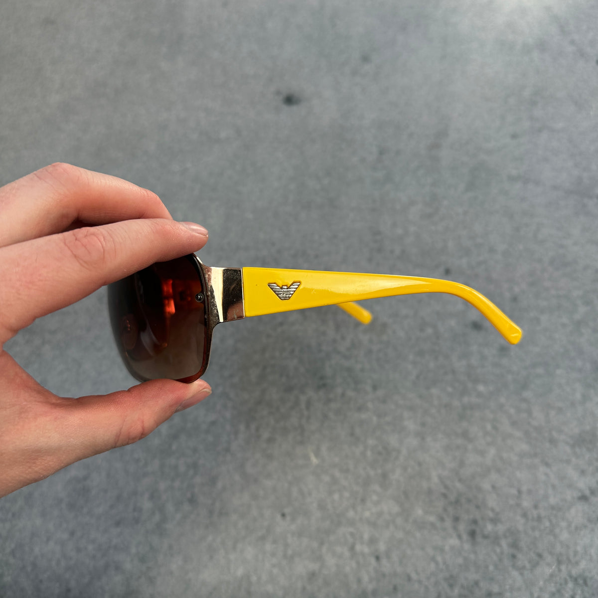 Vintage Emporio Armani Shield Sonnenbrille | Yellow / Brown | Y2K 2000s