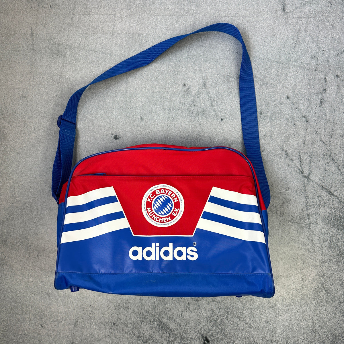 Vintage 80er FC Bayern München Adidas Fan-Set – Tasche + Handtuch + Kulturtasche