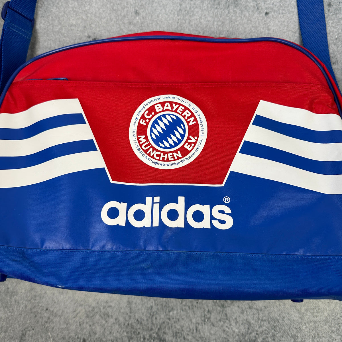 Vintage 80er FC Bayern München Adidas Fan-Set – Tasche + Handtuch + Kulturtasche