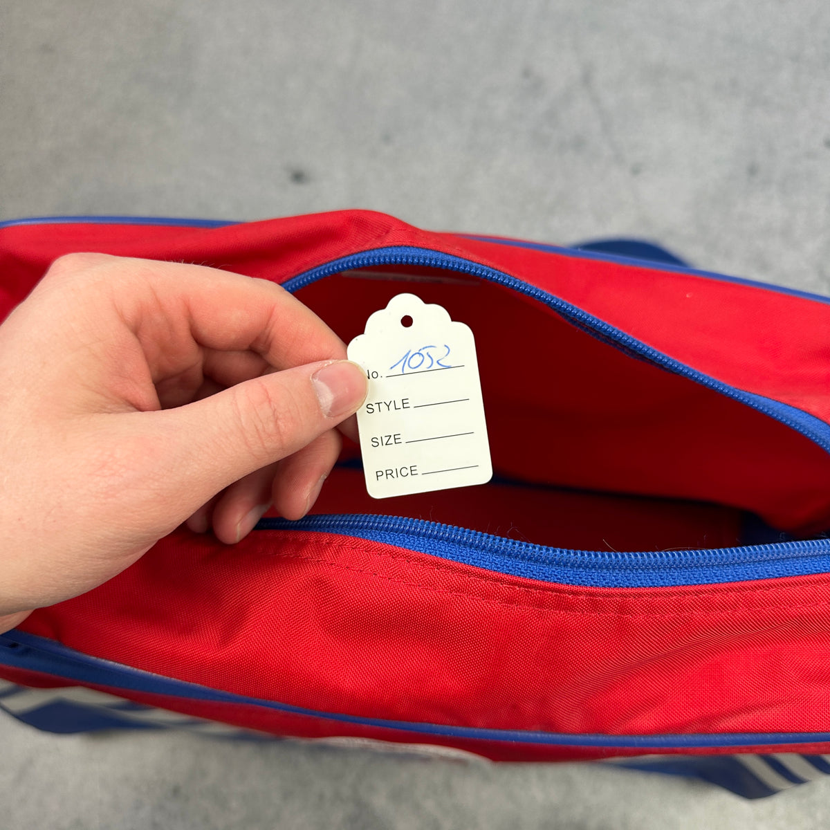 Vintage 80er FC Bayern München Adidas Fan-Set – Tasche + Handtuch + Kulturtasche