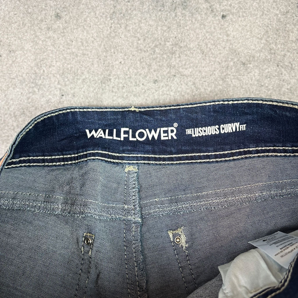 Y2K WallFlower Flared Jeans (M)