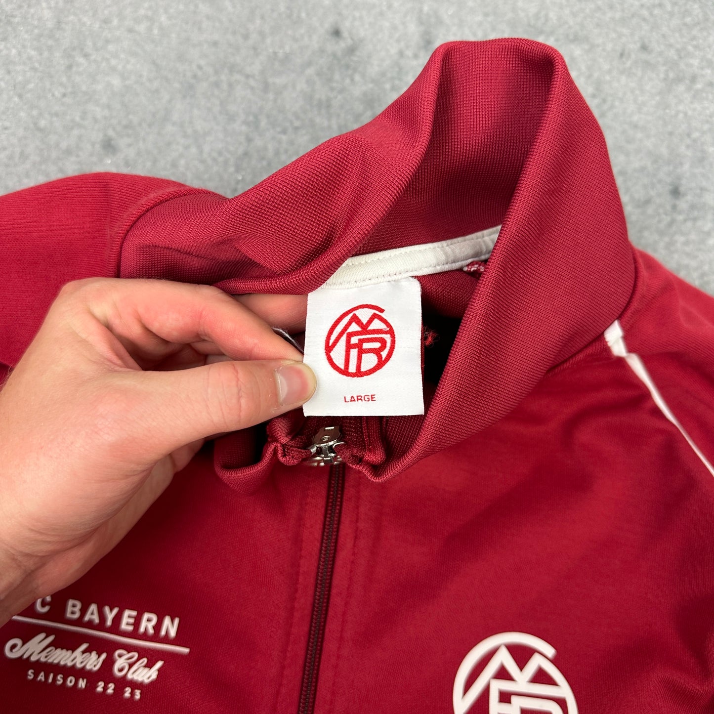 FC Bayern München Members Club Saison 22/23 Trainingsjacke Rot (L)