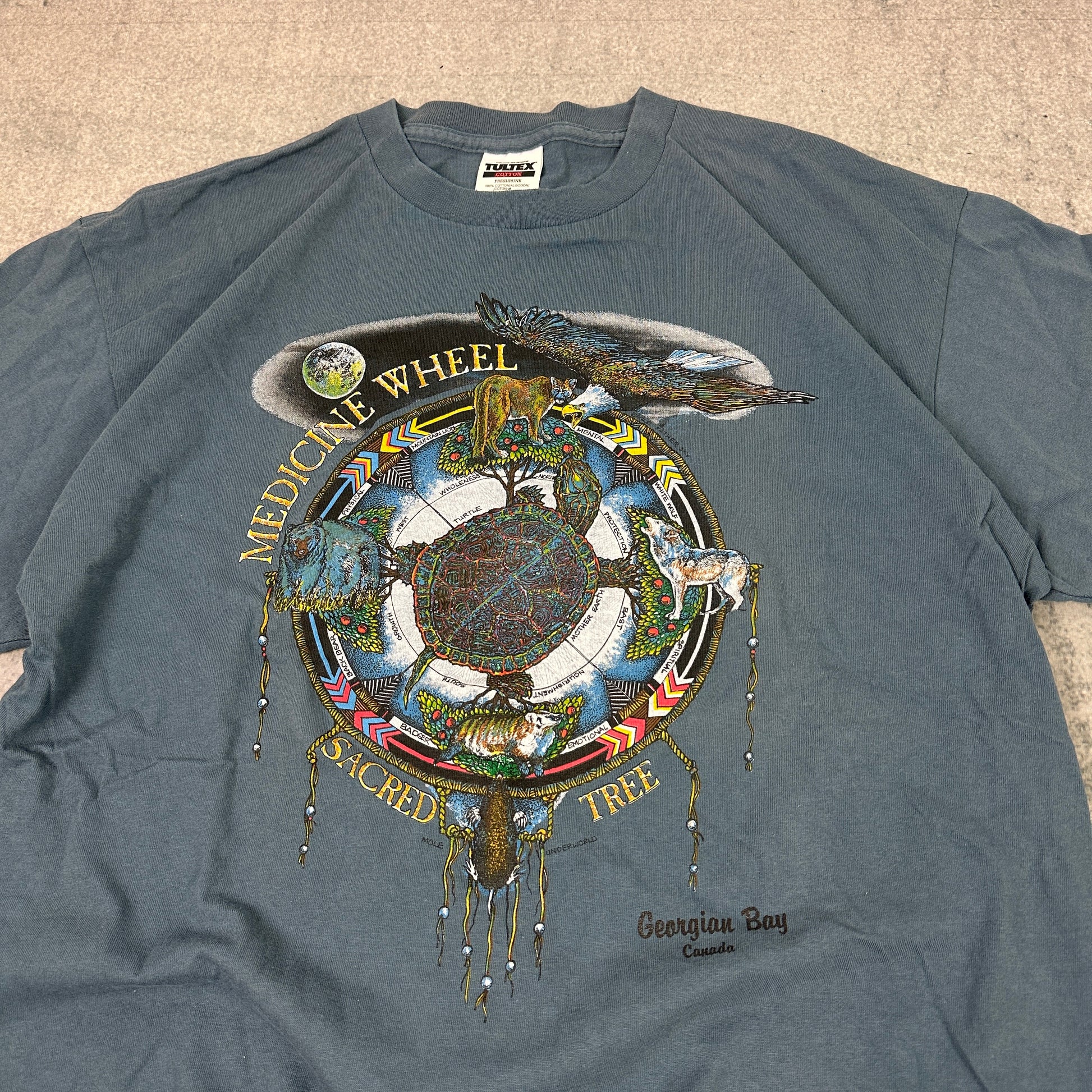 Vintage Tultex Medicine Wheel / Sacred Tree T-Shirt Blau (XL)